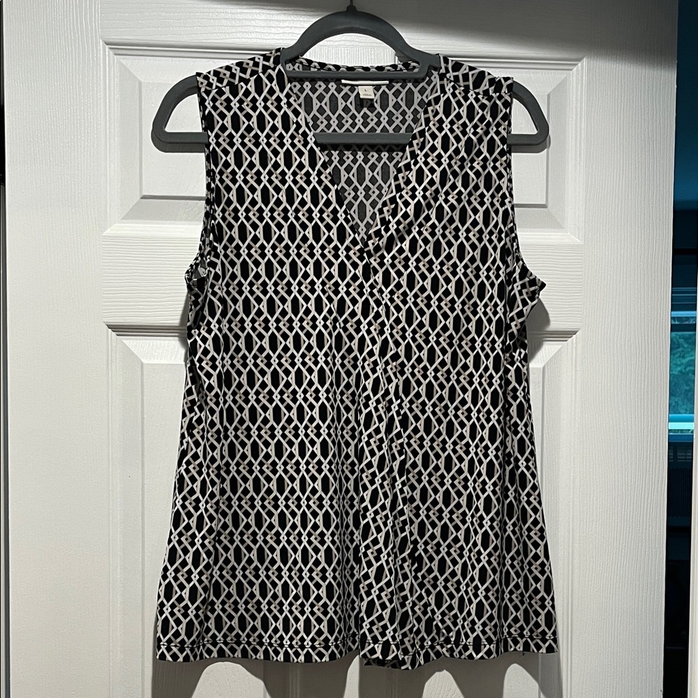 Dana Buchman Black and White Geometric Blouse